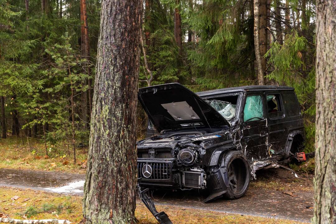 „Mercedes-Benz“ avarija Nemenčinės plente 