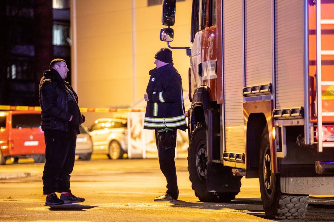 Dėl pranešimo apie sprogmenį evakuota Pramonės pr. „Maxima“