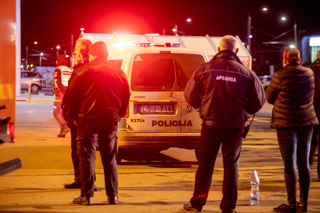 Dėl pranešimo apie sprogmenį evakuota Pramonės pr. „Maxima“