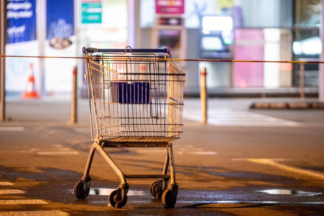 Dėl pranešimo apie sprogmenį evakuota Pramonės pr. „Maxima“