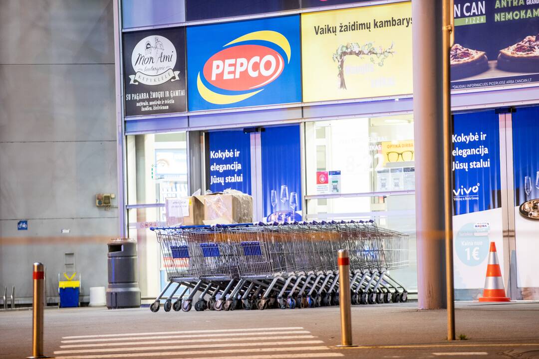 Dėl pranešimo apie sprogmenį evakuota Pramonės pr. „Maxima“