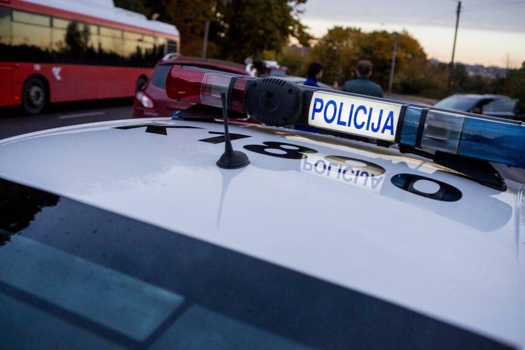 Vilniuje girtas vairuotojas sužalojo stotelėje buvusią moterį