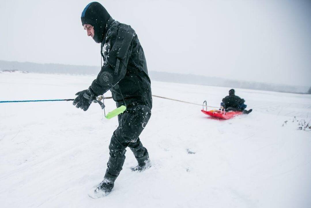 Aplinkosaugininkai ir ugniagesiai įvardijo, kas lemia nelaimes ant ledo