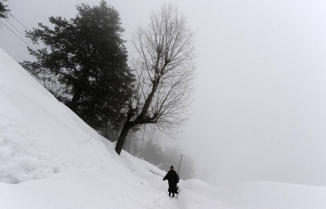 Sniego lavinos Tadžikistane pražudė septynis žmones