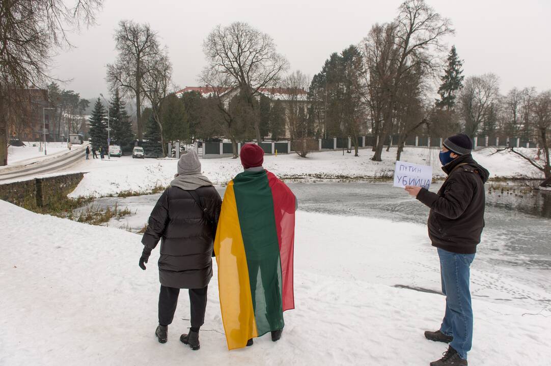 Po A. Navalno sulaikymo – piketas prie Rusijos ambasados Vilniuje
