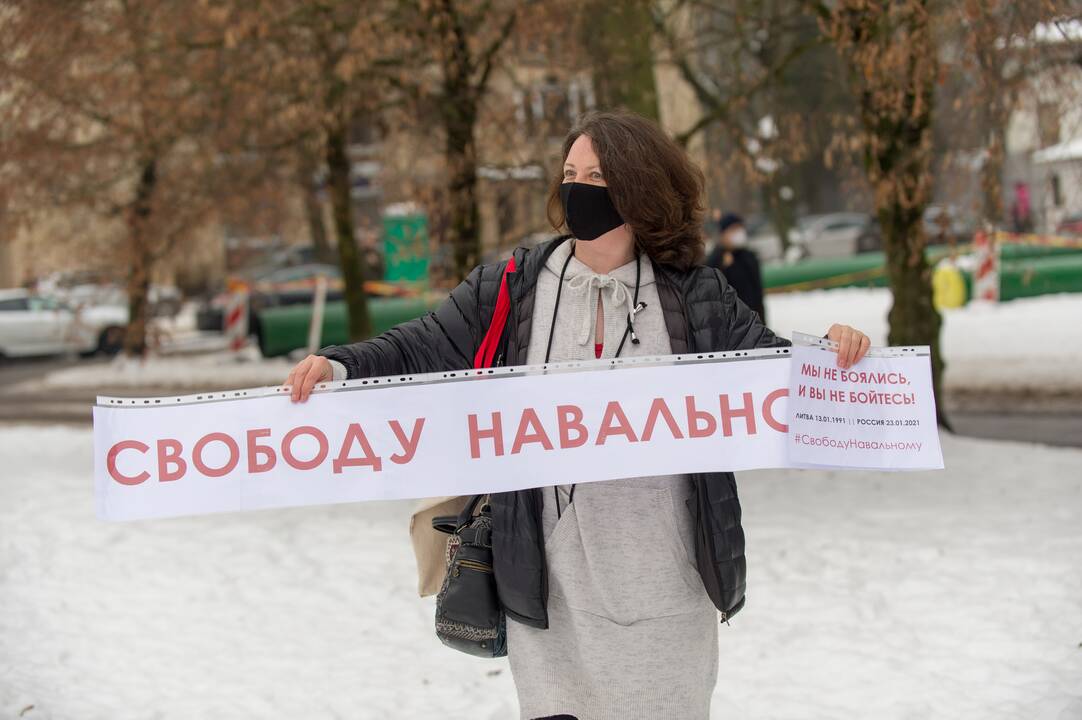 Po A. Navalno sulaikymo – piketas prie Rusijos ambasados Vilniuje