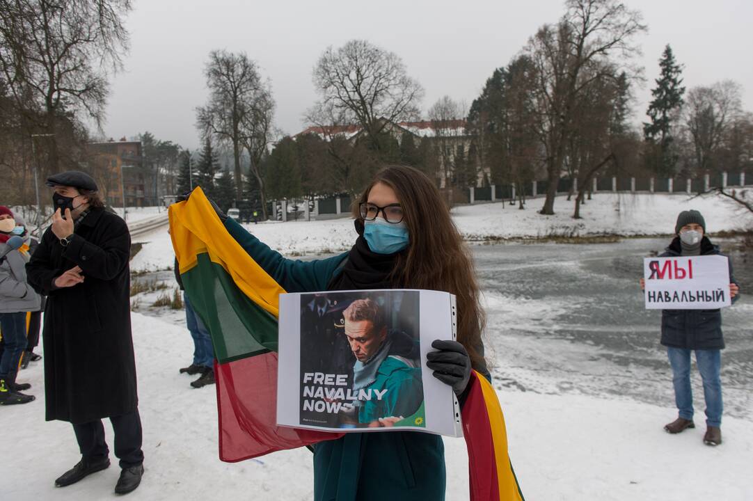 Po A. Navalno sulaikymo – piketas prie Rusijos ambasados Vilniuje