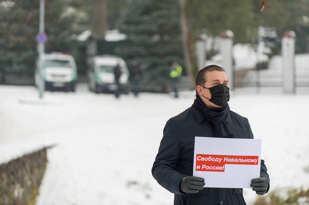 Po A. Navalno sulaikymo – piketas prie Rusijos ambasados Vilniuje