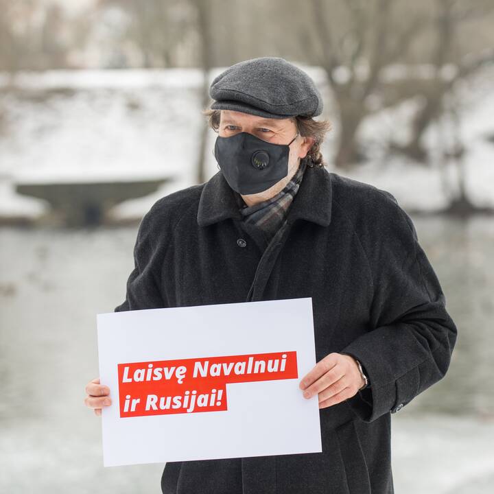 Po A. Navalno sulaikymo – piketas prie Rusijos ambasados Vilniuje
