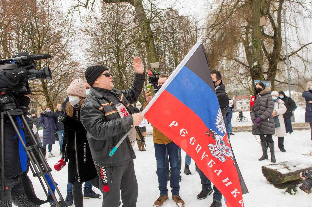 Po A. Navalno sulaikymo – piketas prie Rusijos ambasados Vilniuje