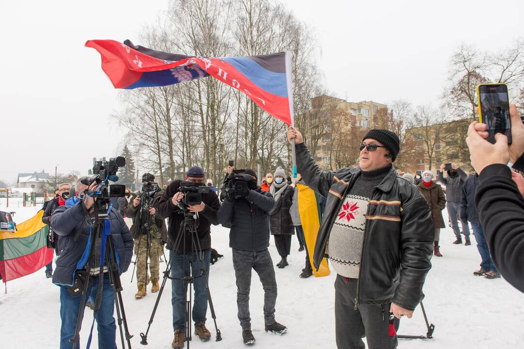 Po A. Navalno sulaikymo – piketas prie Rusijos ambasados Vilniuje