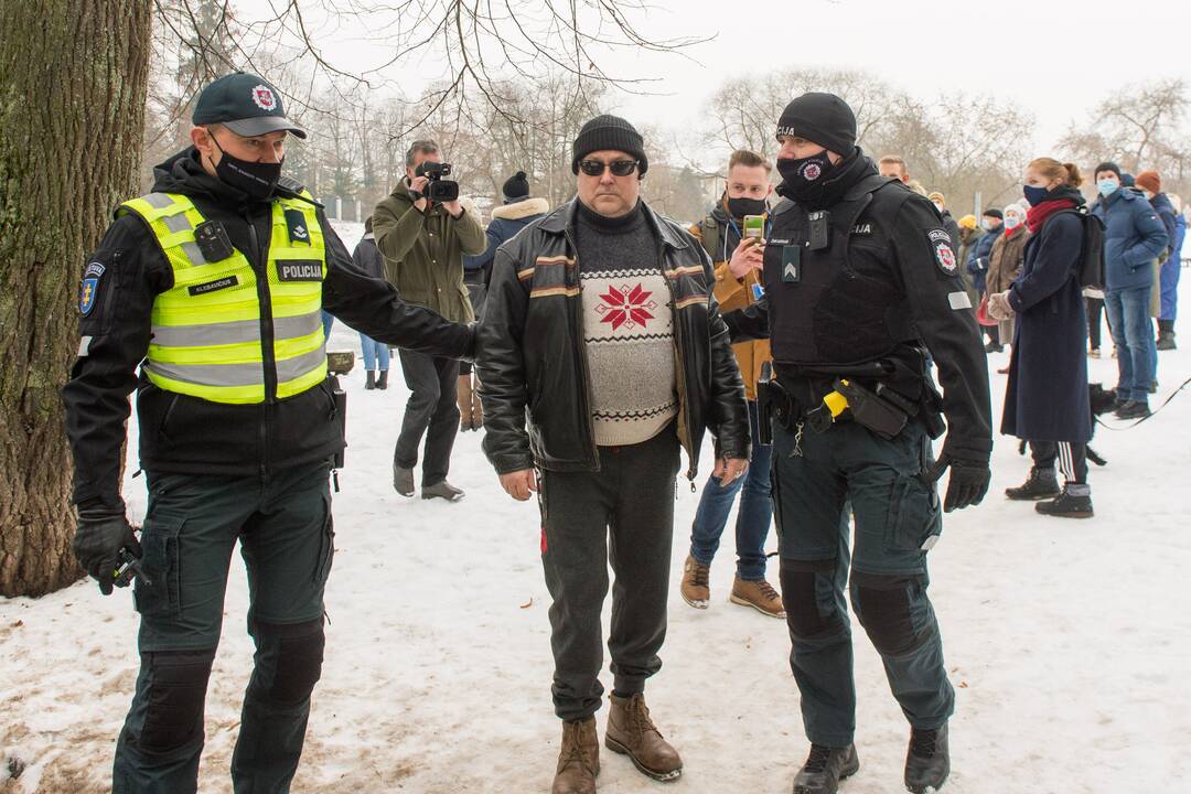 Po A. Navalno sulaikymo – piketas prie Rusijos ambasados Vilniuje