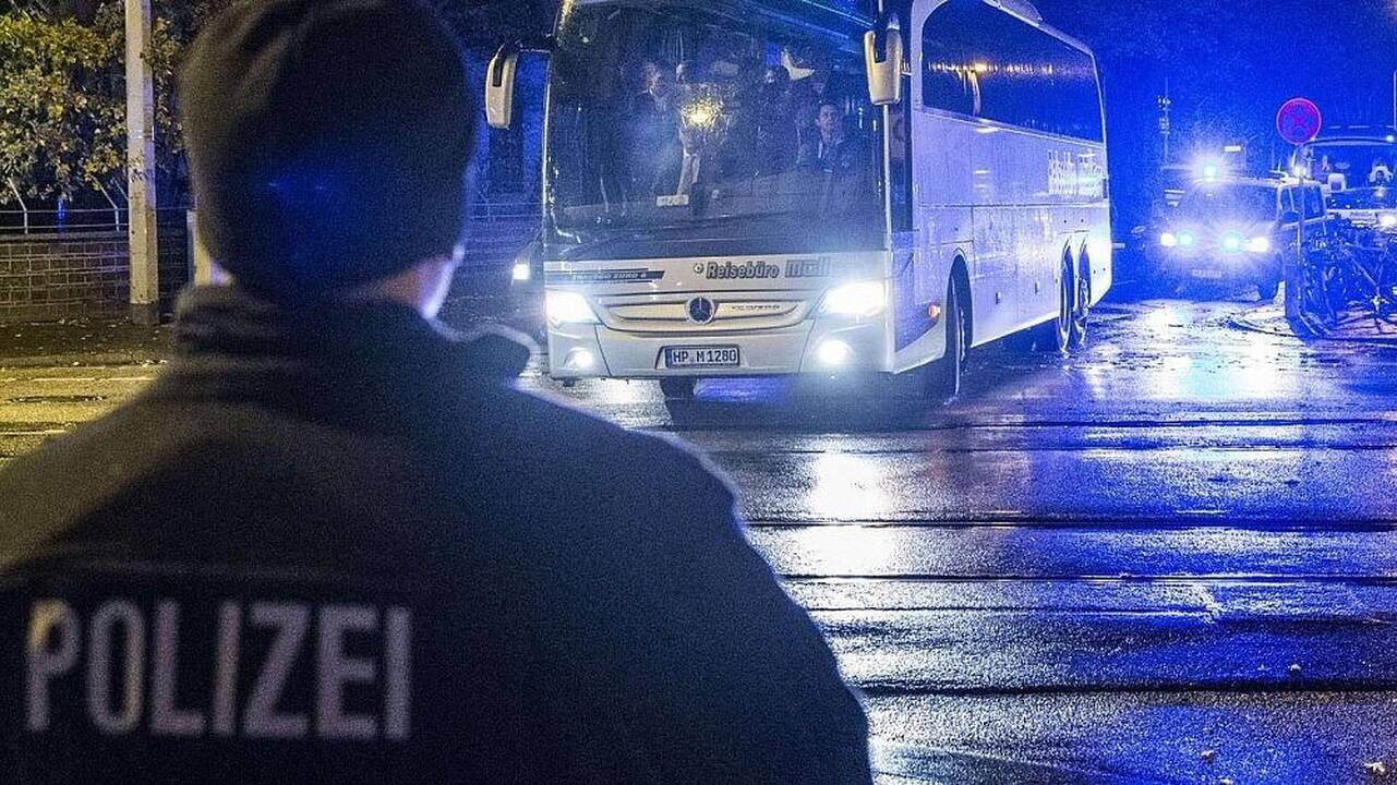 Hagos centre subadyti trys žmonės