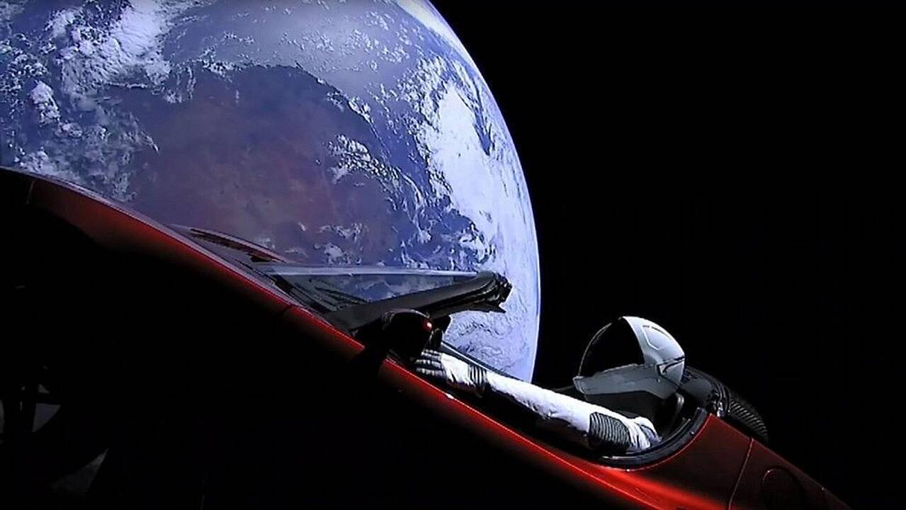 Ar įmanoma iš Žemės pamatyti Starmaną?