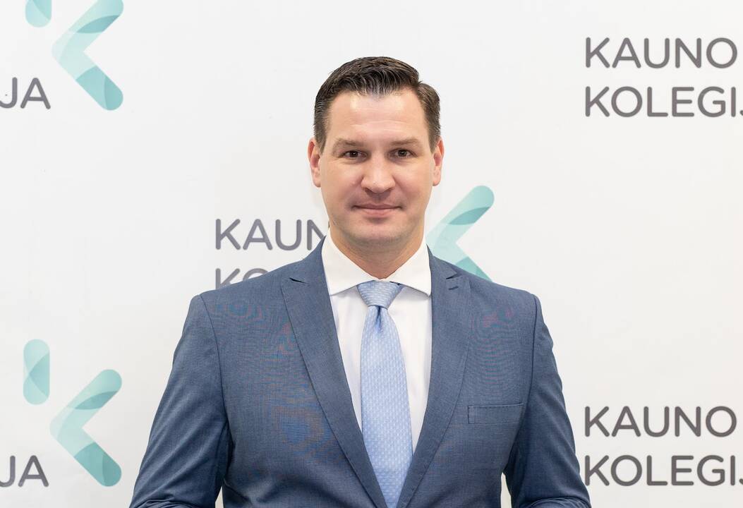 dr. Andrius Brusokas