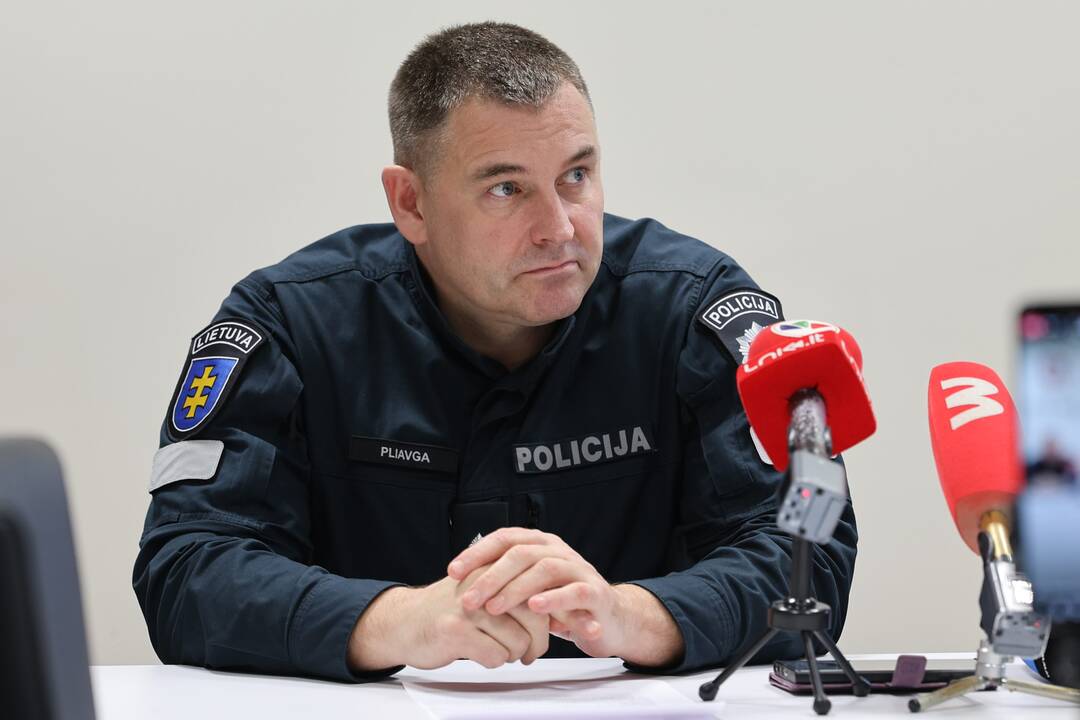 Kauno policijos spaudos konferencija dėl rastų klastočių