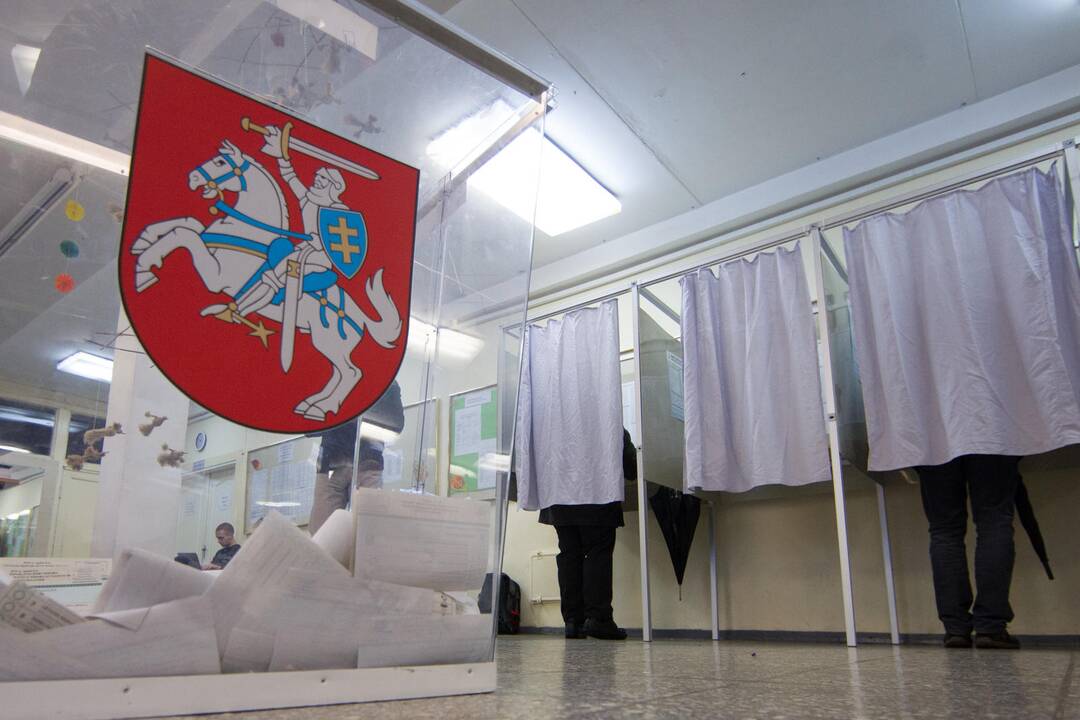 E-balsavimas: rinkėjams patogiau, bet saugumo – mažiau?