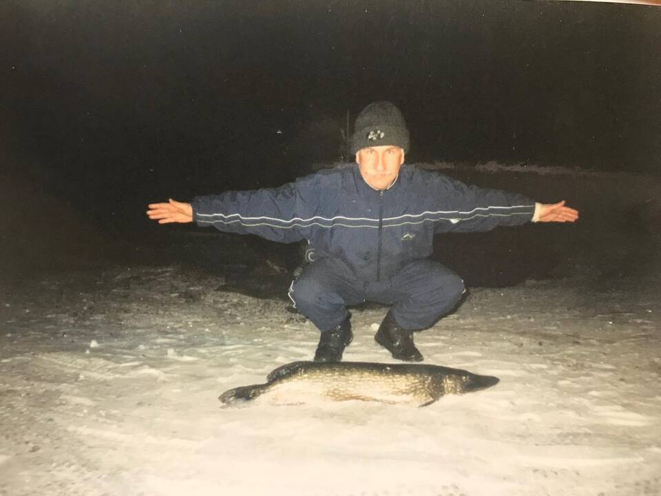 Pasiekimai: 2006 m. Lietuvos kulkinio šaudymo čempionato čempionai: (iš dešinės) Gytis Gutauskas, Mantas Stankevičius ir Danas Rakauskas bei jų treneris R.Stankevičius (antras dešinėje).