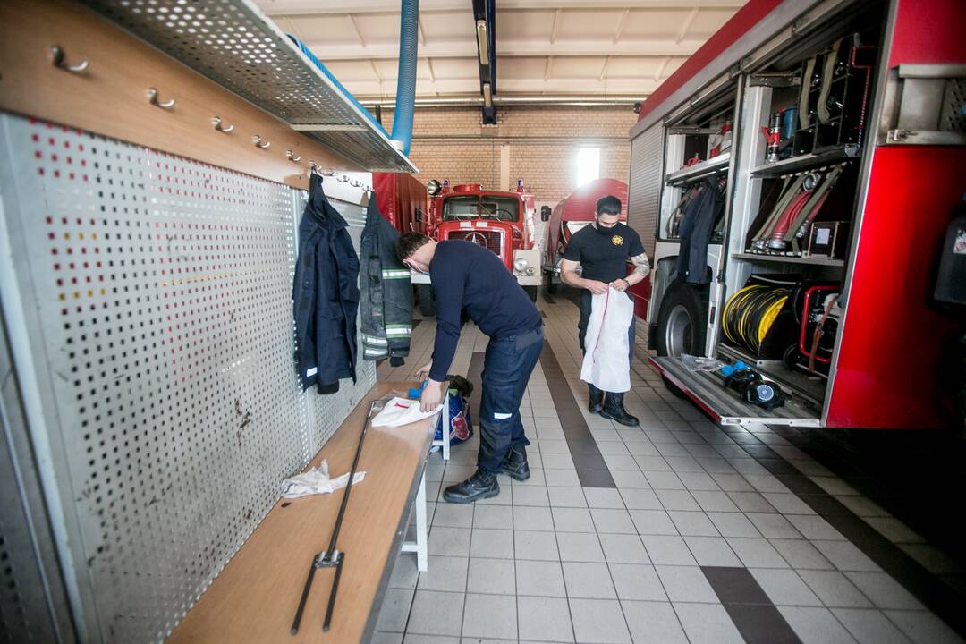 Svarbu: gelbėtojai saugomi nuo menkiausios rizikos užsikrėsti.