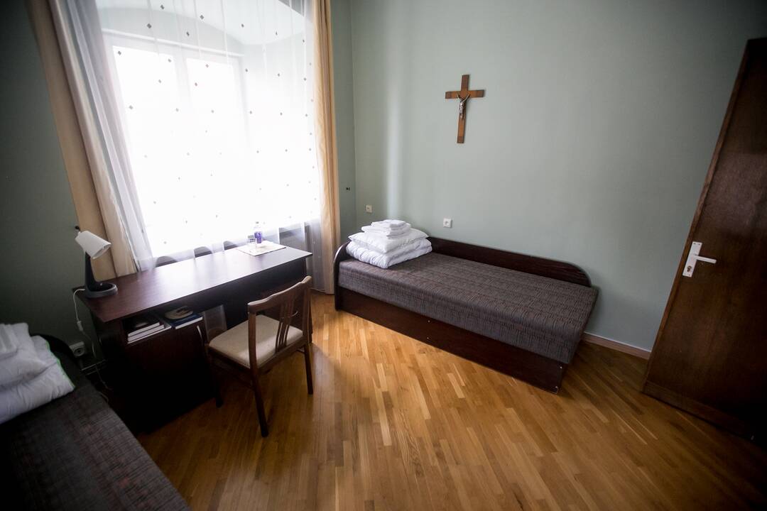 Laukia: nors prie pokyčių klierikai prisitaikė greit, kunigas R.Norkus nekantriai laukia, kada šalis išsivaduos iš karantino gniaužtų.