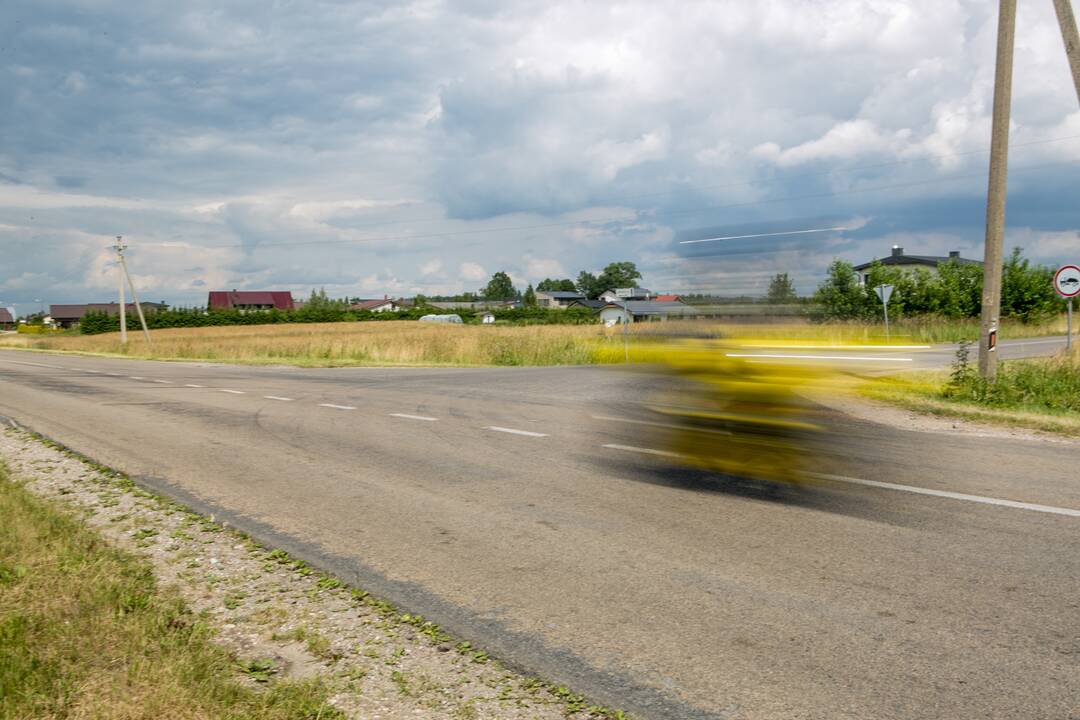 Vieta: Ringaudų seniūnijos Mitkūnų kaime, Jurginų ir Juragių gatvių sankryžoje, neblaivus vairuotojas mirtinai sužalojo perspektyvų sportininką.