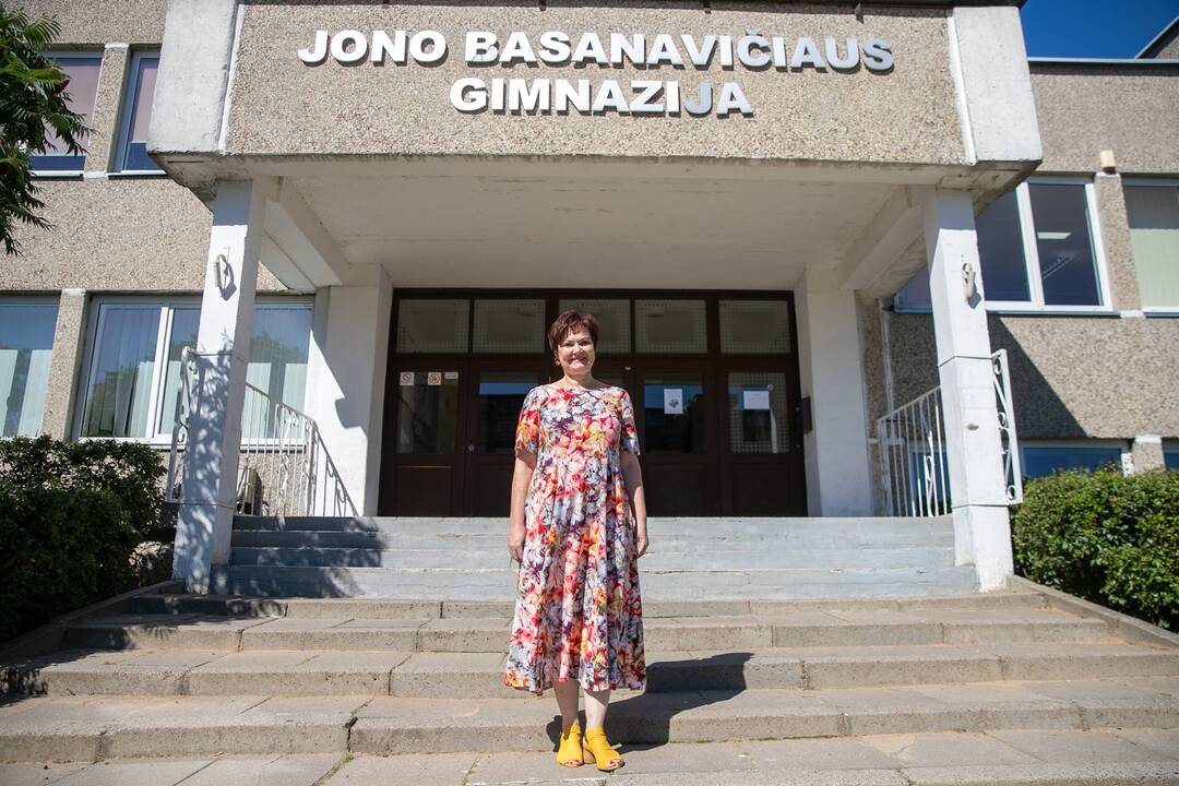 Laukimas: mokytoja nekantrauja, kad į tuščią klasę ir vėl sugužės mokiniai.