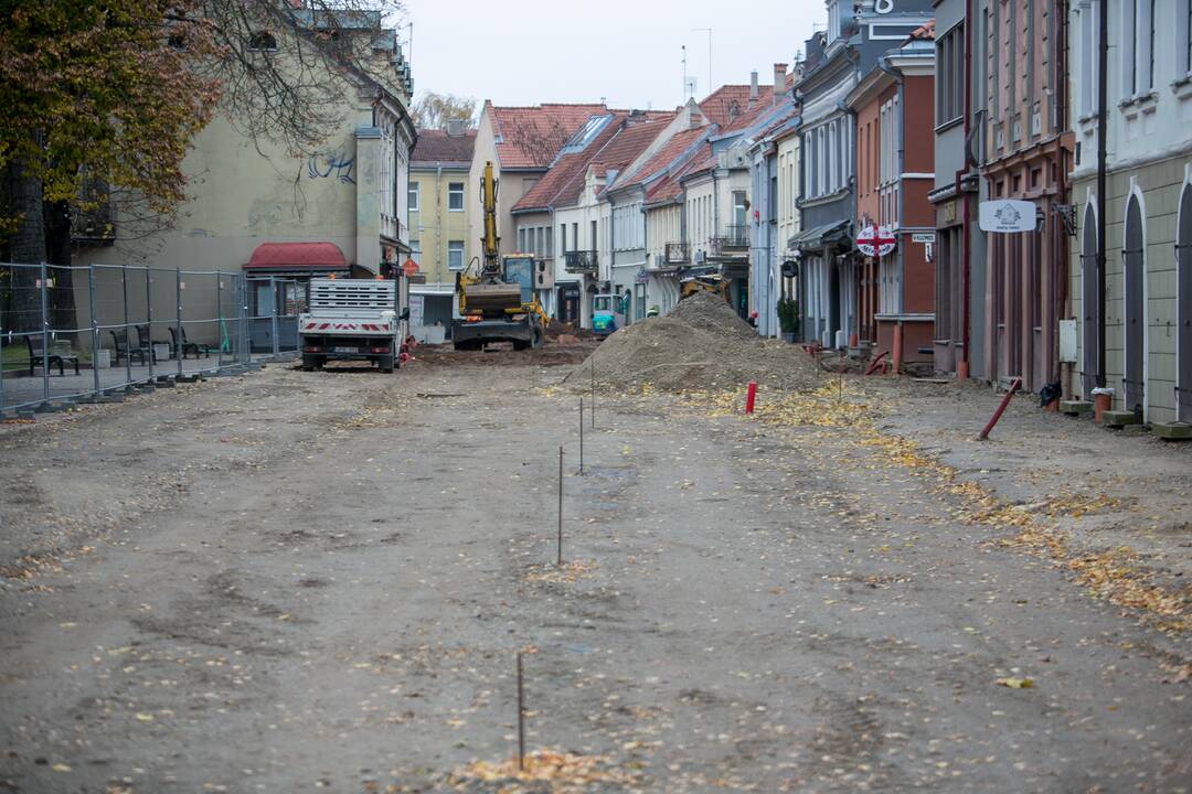 Intensyvu: Vilniaus gatvės darbininkai pluša nuo vasaros.