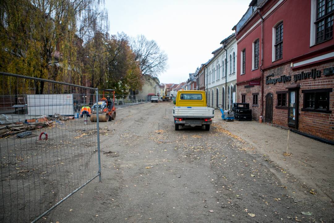 Intensyvu: Vilniaus gatvės darbininkai pluša nuo vasaros.
