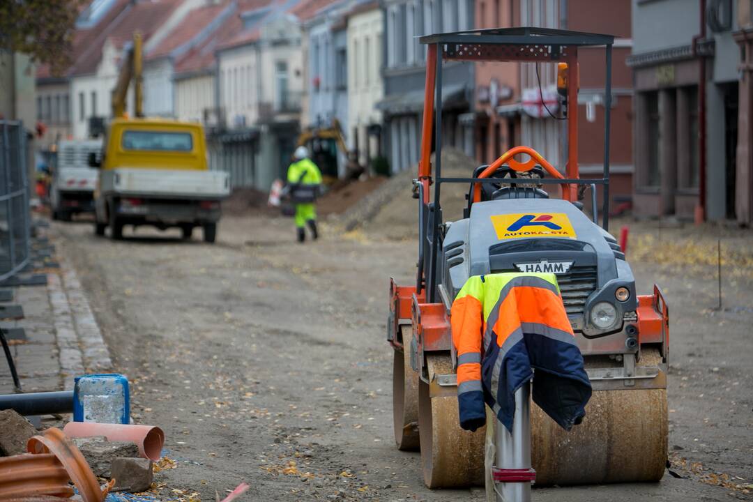 Intensyvu: Vilniaus gatvės darbininkai pluša nuo vasaros.