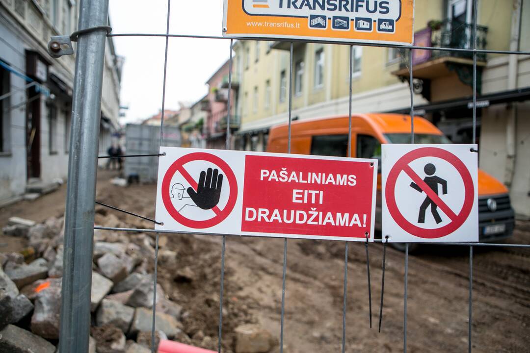 Intensyvu: Vilniaus gatvės darbininkai pluša nuo vasaros.