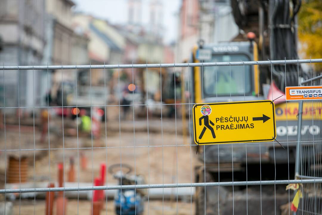Intensyvu: Vilniaus gatvės darbininkai pluša nuo vasaros.