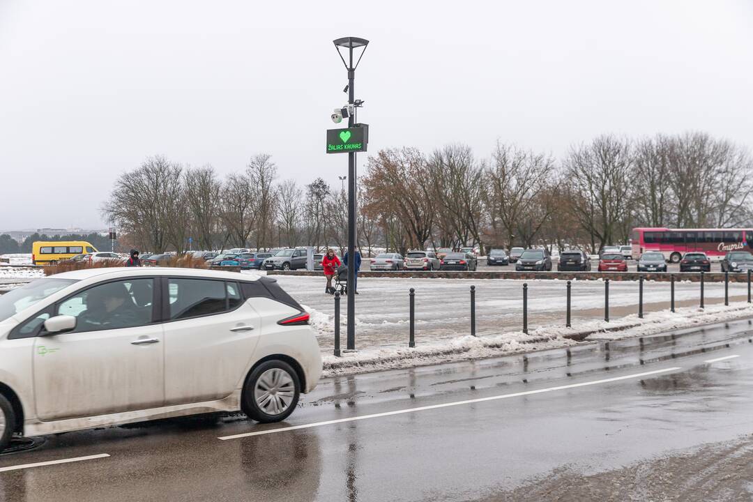 Tranzitas: nemažai vairuotojų kerta Senamiestį, važiuodami nuo Muitinės iki A. Jakšto g.