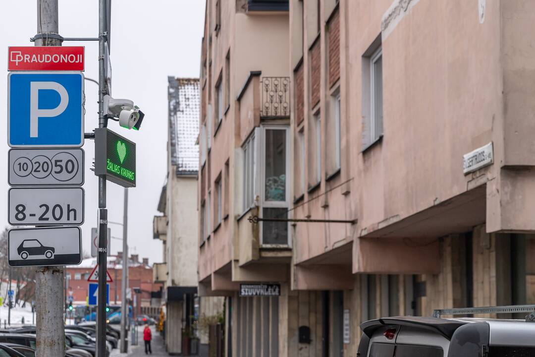 Tranzitas: nemažai vairuotojų kerta Senamiestį, važiuodami nuo Muitinės iki A. Jakšto g.