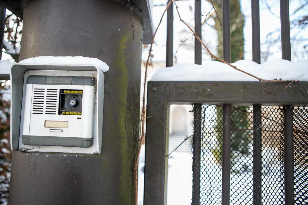 Vingrybės: aiškinama, kad V.Romanovas, nagrinėjant sandorį su "Boslita", pripažino namo įkeitimo faktą.