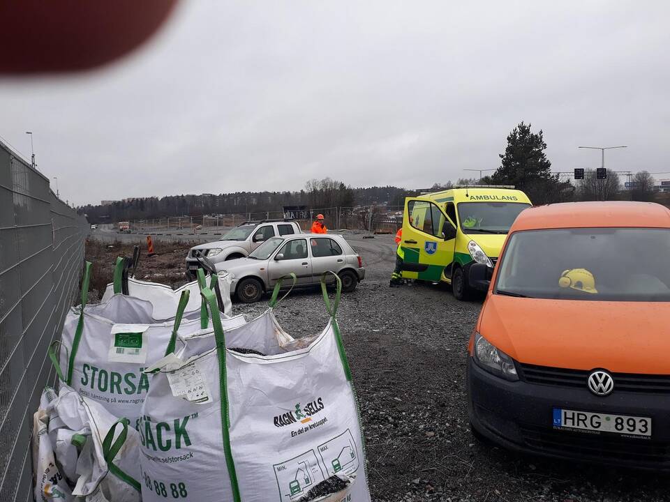 Vieta: gelbėjimo operacija vyko netoli Stokholmo priemiesčio Vedesto, kur "Kauno tiltai" stato keturių eismo juostų viaduką.