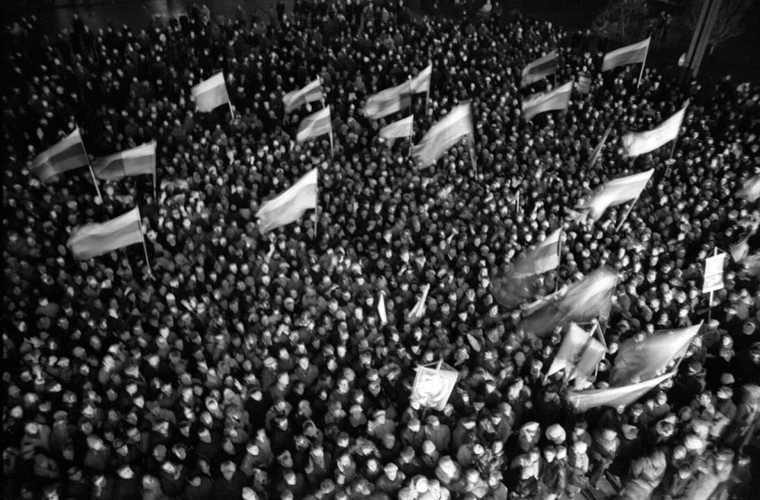Malšintojai: sovietų tankai ir kariai Vilniuje Sausio agresijos dienomis. 