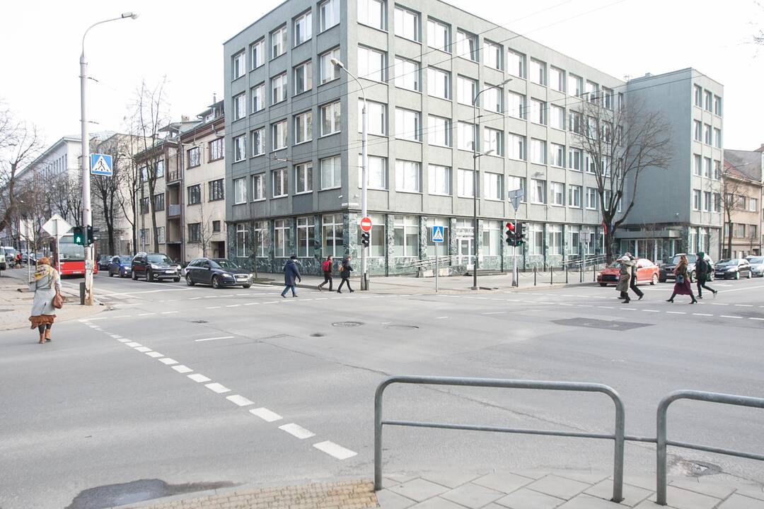 Tvarka: keliose Kęstučio gatvės sankryžose pėstiesiems iš visų pusių vienu metu dega žalias šviesoforo signalas.