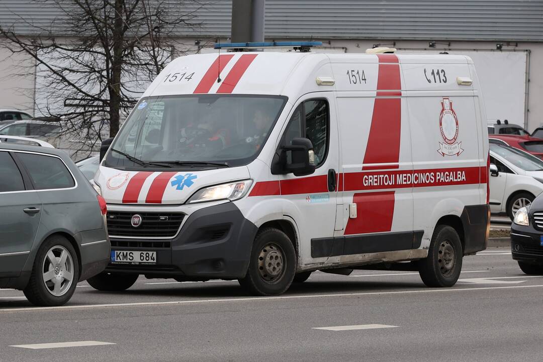 „Volvo“ ir BMW susidūrimas Savanorių prospekte