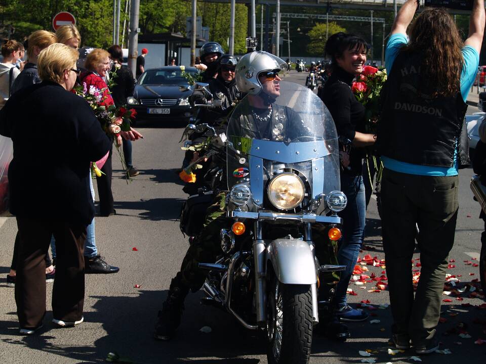 Tradicija: jau 32 metus Lietuvos motociklininkų sezono atidarymo pradžia skelbiama pirmąjį gegužės šeštadienį.