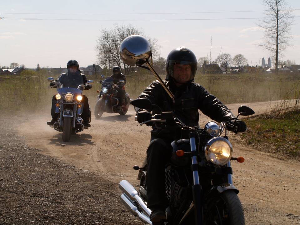 Tradicija: jau 32 metus Lietuvos motociklininkų sezono atidarymo pradžia skelbiama pirmąjį gegužės šeštadienį.