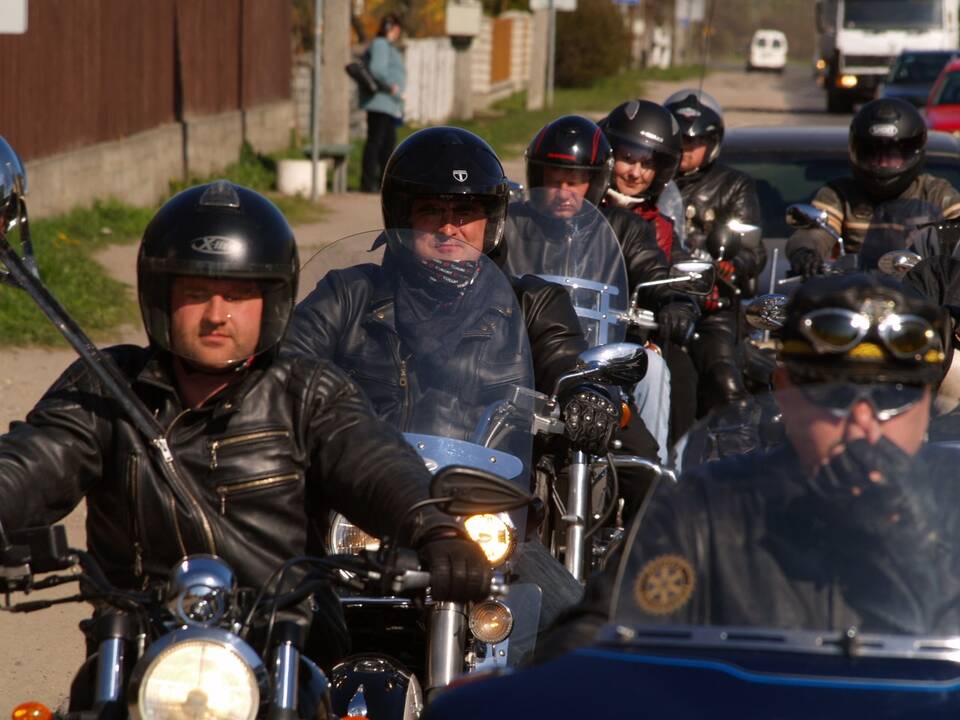 Tradicija: jau 32 metus Lietuvos motociklininkų sezono atidarymo pradžia skelbiama pirmąjį gegužės šeštadienį.