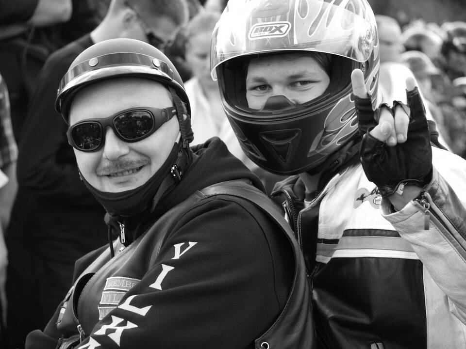 Tradicija: jau 32 metus Lietuvos motociklininkų sezono atidarymo pradžia skelbiama pirmąjį gegužės šeštadienį.