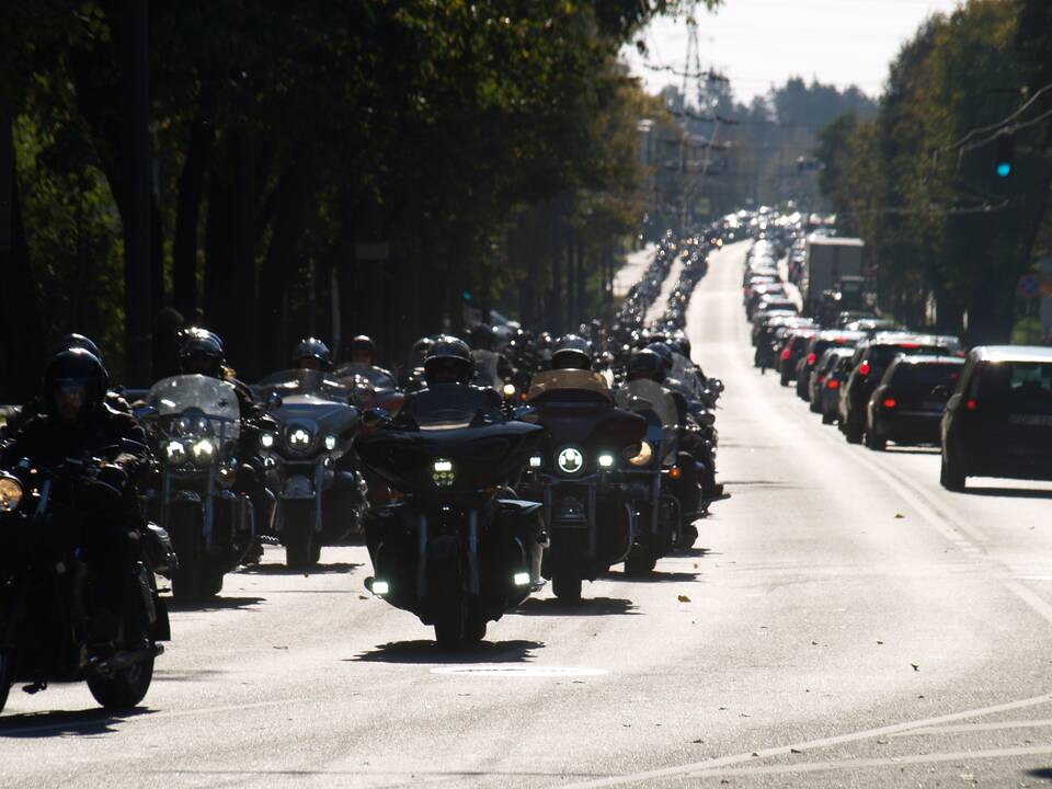 Tradicija: jau 32 metus Lietuvos motociklininkų sezono atidarymo pradžia skelbiama pirmąjį gegužės šeštadienį.