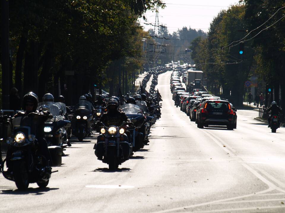 Tradicija: jau 32 metus Lietuvos motociklininkų sezono atidarymo pradžia skelbiama pirmąjį gegužės šeštadienį.
