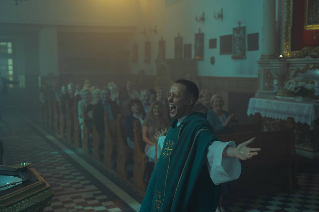 Šuolis: iki šiol kino pasaulį daugiau kaip mėgėjai pažinę Kotryna ir Kęstutis Lingiai dėl šiųmetinio "Kino pavasario" atsidūrė kitoje barikadų pusėje.