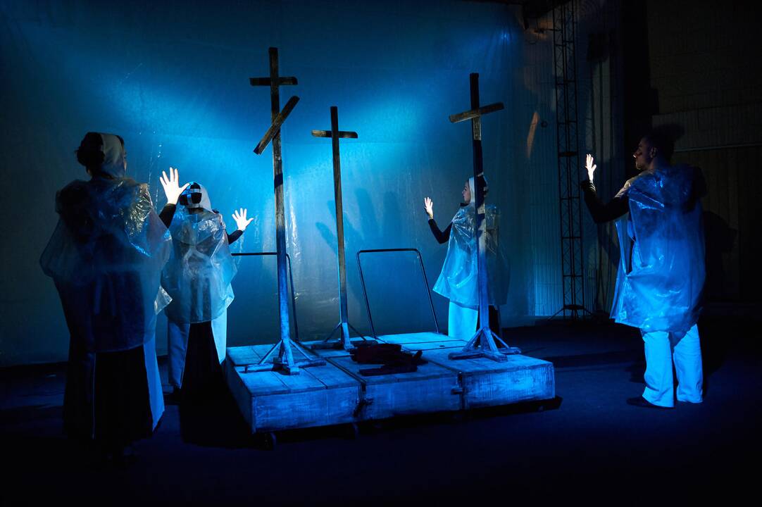 Ukrainos karo aidai – teatro scenoje