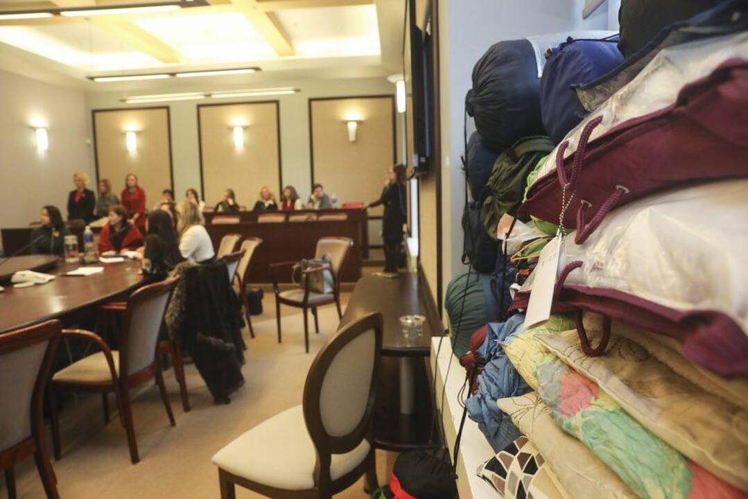 Mokytojai į raginimus išeiti nereaguoja – lieka ministerijoje