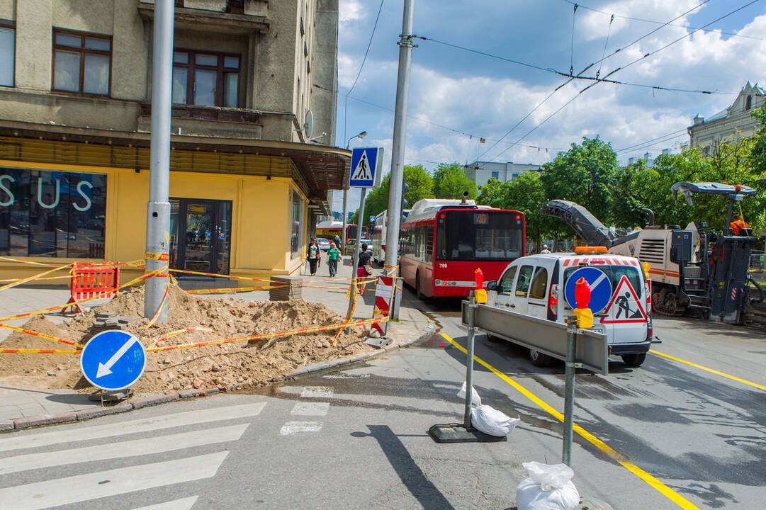 Kelio darbai vienoje pagrindinių Kauno sankryžų
