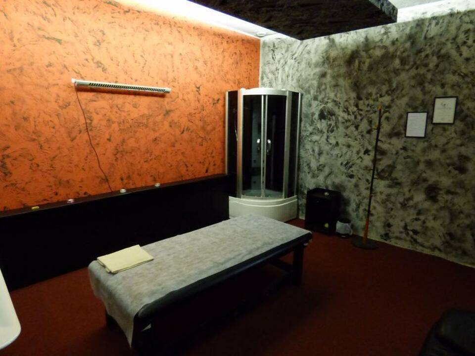 Konspiracija: pusmetį sekus nustatyta, kad seksualinės paslaugos teiktos prisidengiant legaliais masažo salonais.
