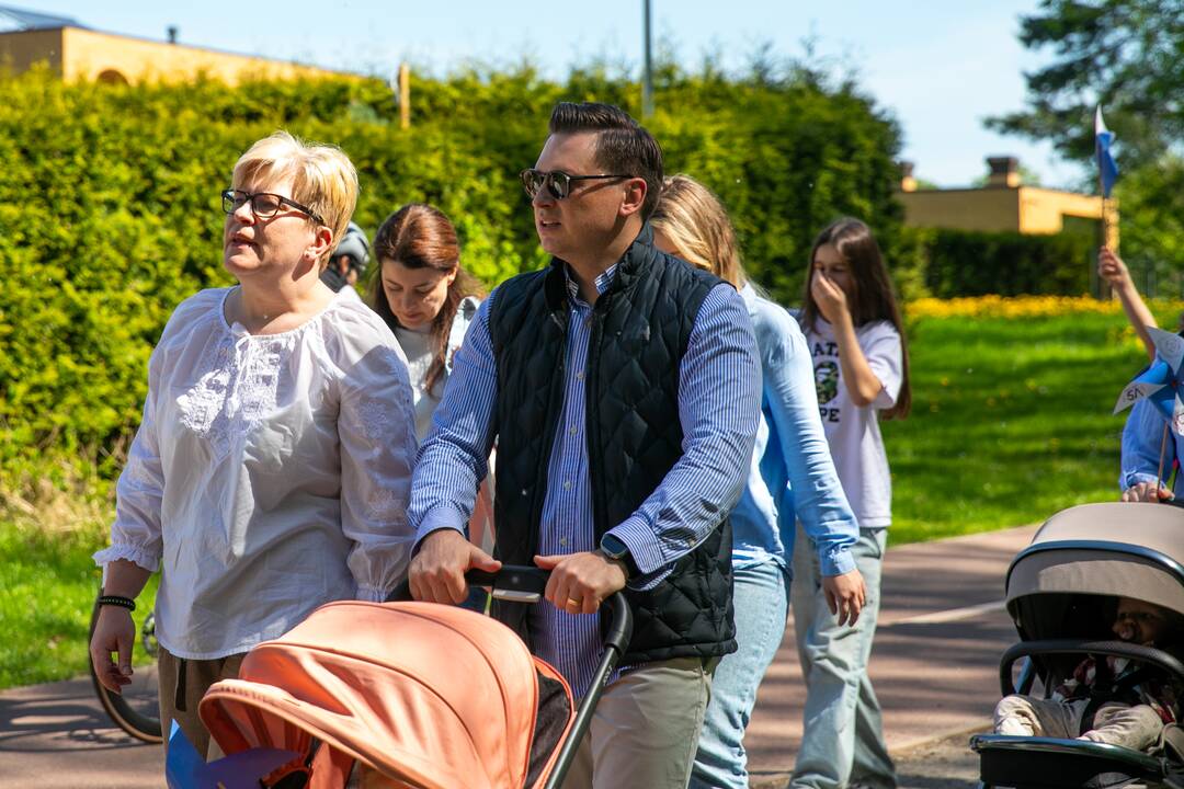 Eisena Pasaulinės mamų psichikos sveikatos proga